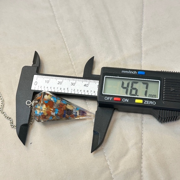 Pendulum, Silver Tone 7” Chain w/Orgone Stone, Diamond Shaped Pendulum - Picture 6 of 12